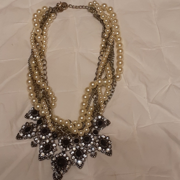 Zara Jewelry - Necklace